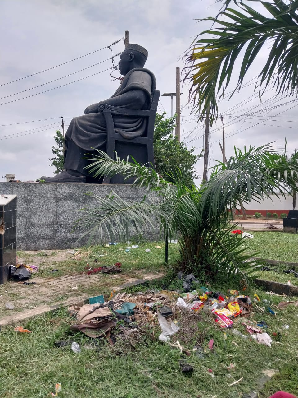 Public art: The degree of disdainful treatment