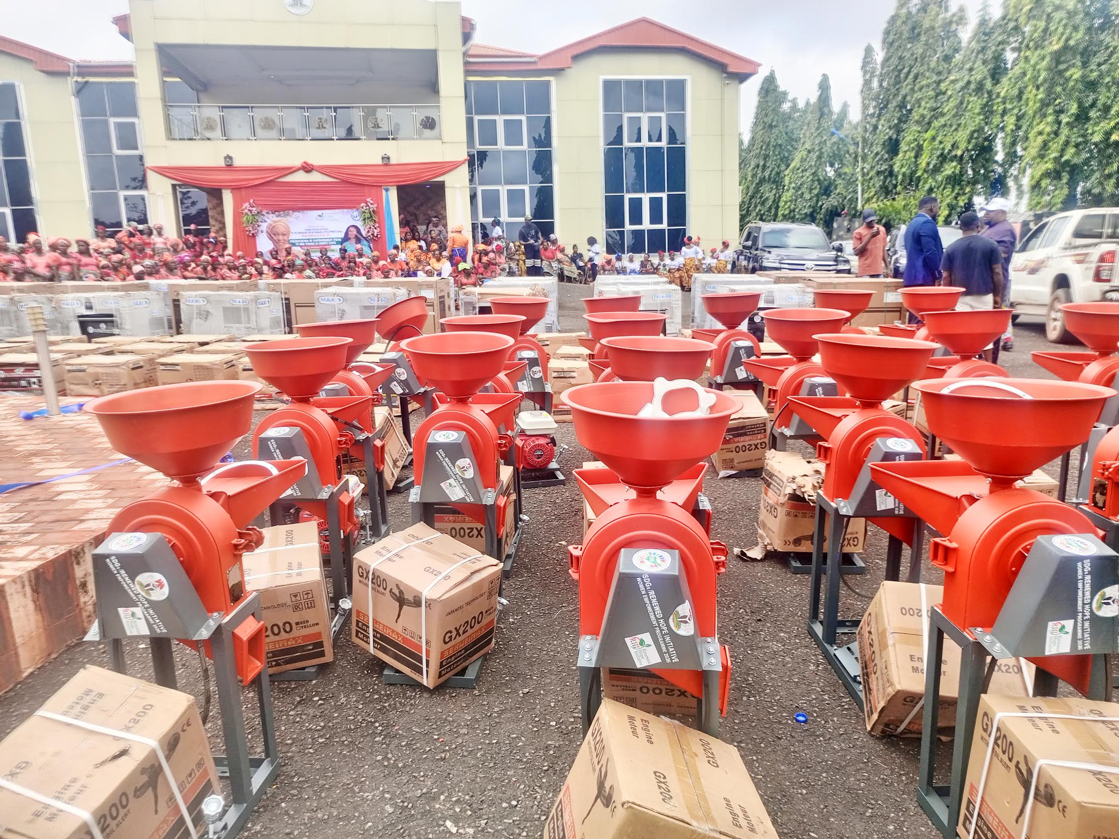 Ebonyi: 500 indigent women receive empowerment items
