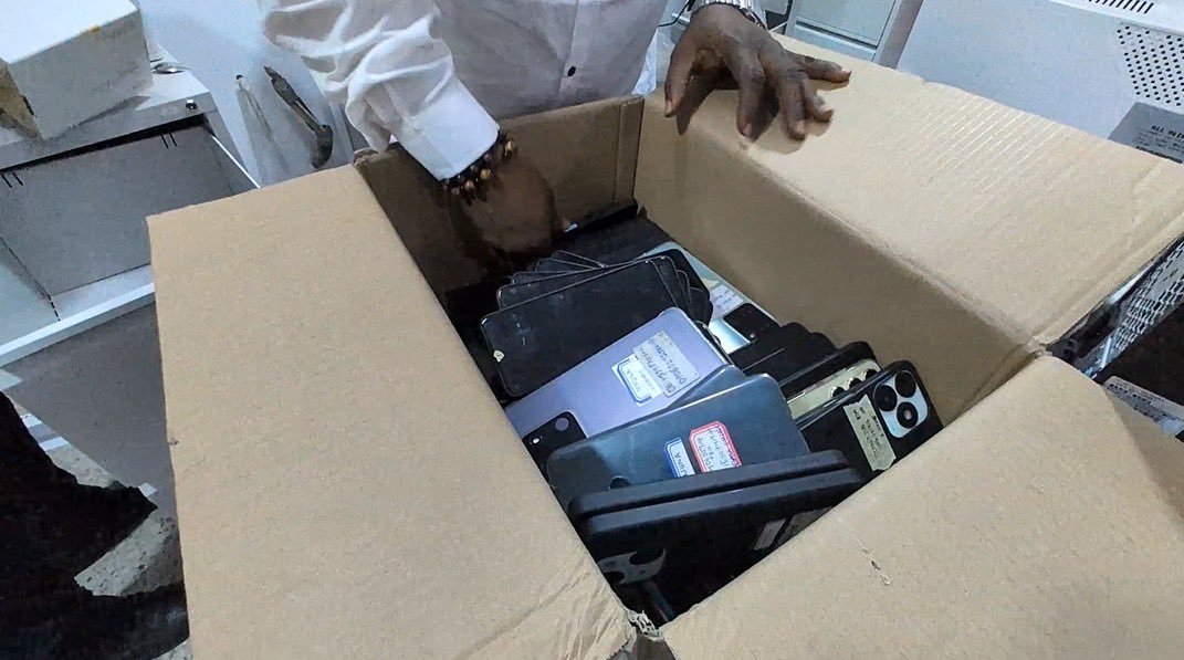 EFCC secures final forfeiture of 431 phones linked to Chinese cyber-fraud syndicate