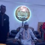 League-of-veteran-journalists-with-Olowu-750×375