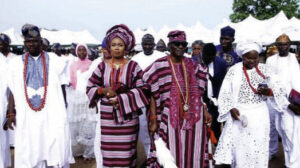 Oba Ilufemiloye Adegbite (middle); his Olori and others at the event