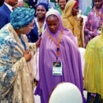 Oluremi Tinubu interacting with some of the pregnant women who were beneficiaries of the incentive packages