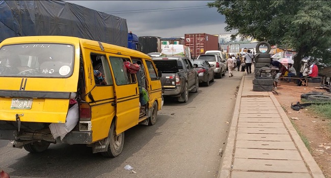 Motorists groan, lament man-hour loss over Kara Bridge repair