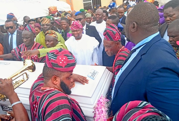 Senator Adeola’s family head Pa Ogundimu laid to rest in Ogun