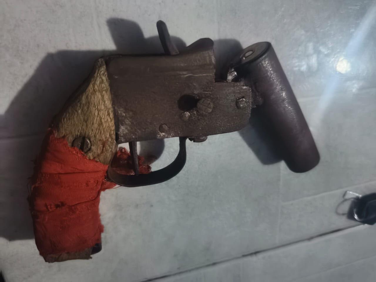 Oyo police arrest three suspected armed robbers, recover pistol, live cartridge