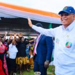 Gov Eno exchanging pleasantries with pensioners at Ibom Hall Ground, Uyo