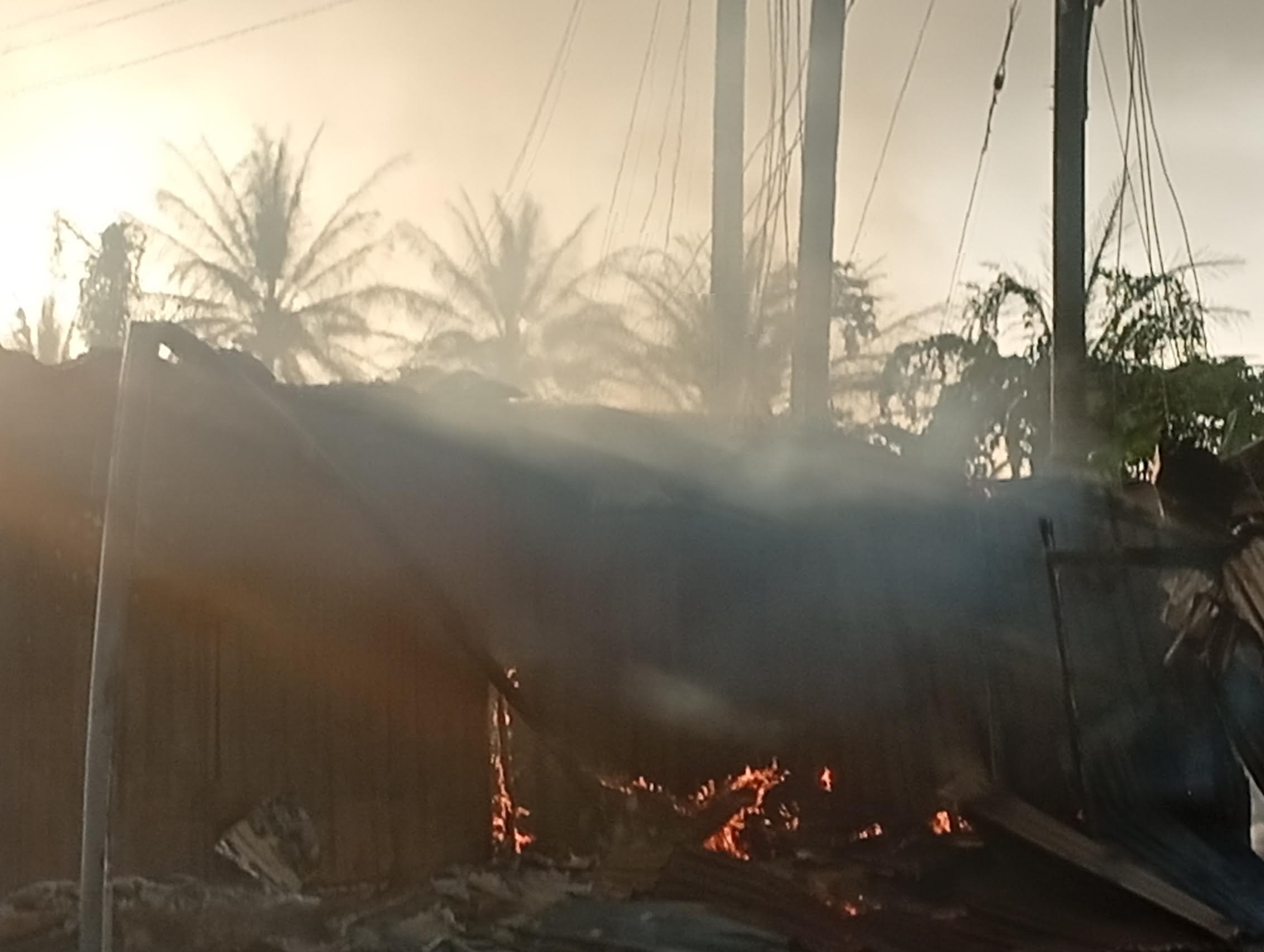 Calabar: Fuel-laden tanker crashes, razes shops, houses