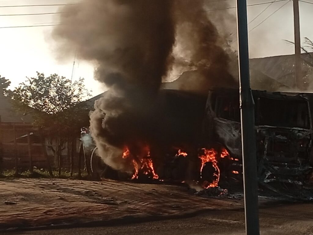 Calabar: Fuel-laden tanker crashes, razes shops, houses