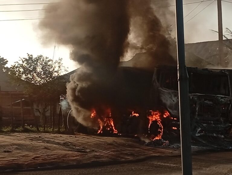 Calabar: Fuel-laden tanker crashes, razes shops, houses