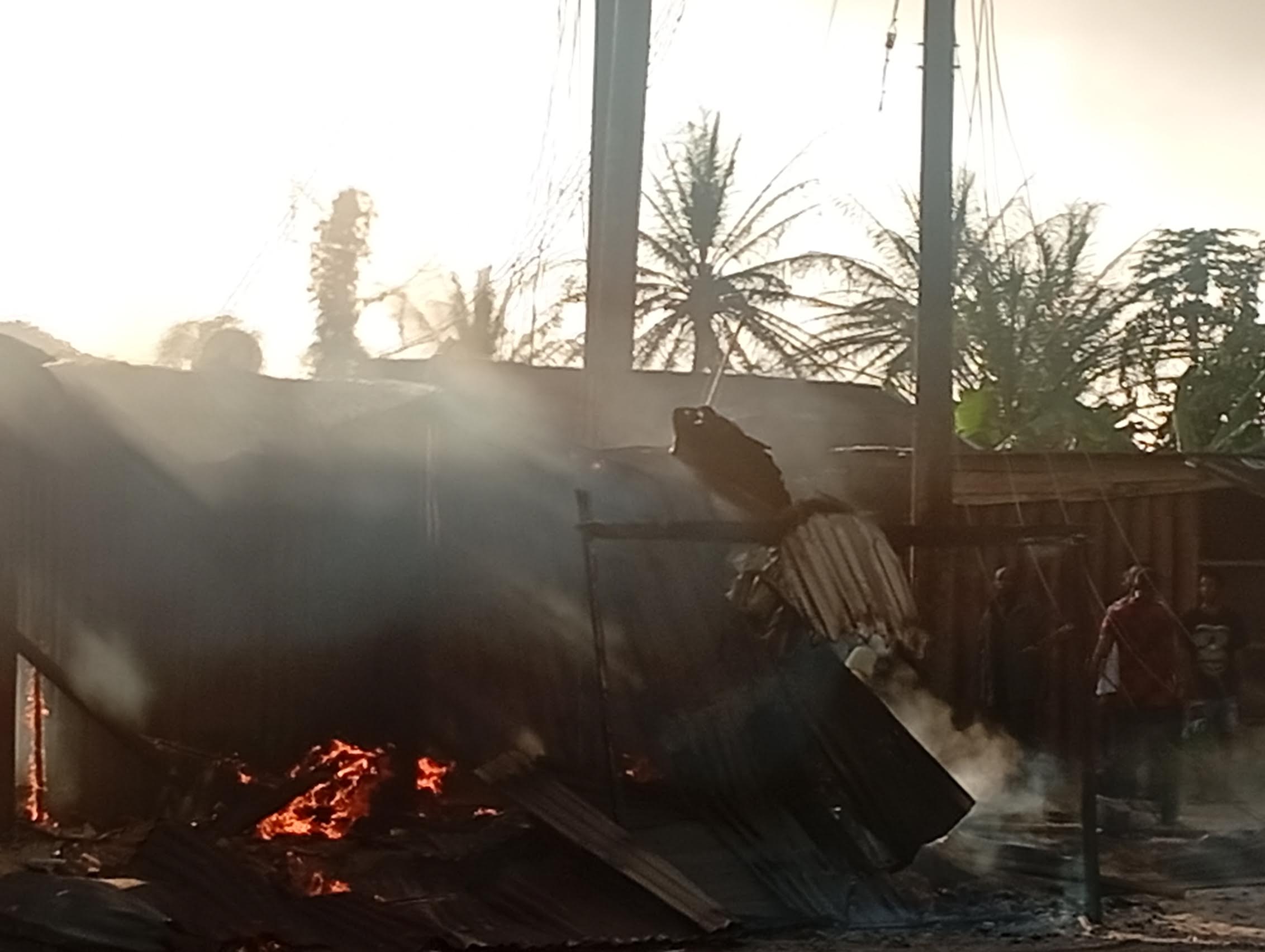 Calabar: Fuel-laden tanker crashes, razes shops, houses