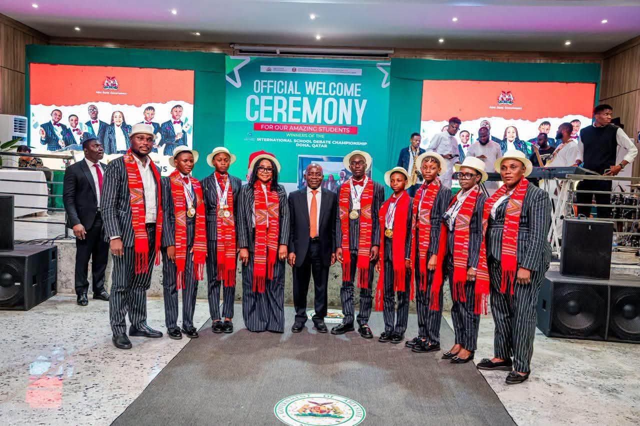 Otti splashes cash awards, scholarship on Abia students who won laurels for Nigeria at international schools debate