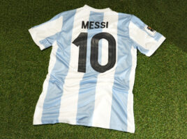Argentina-50th-Anniverary-vs-Peru-Messi-Bend-b