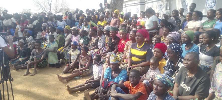 Displaced-women-in-Benue-IDP-camp-1