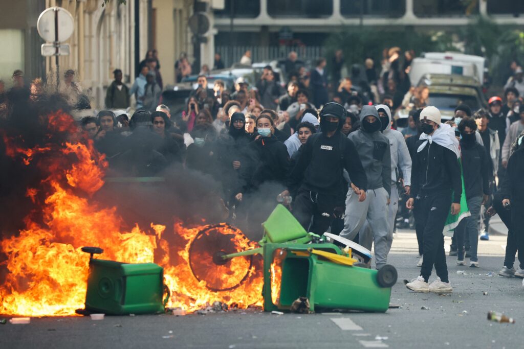 France student protests escalate