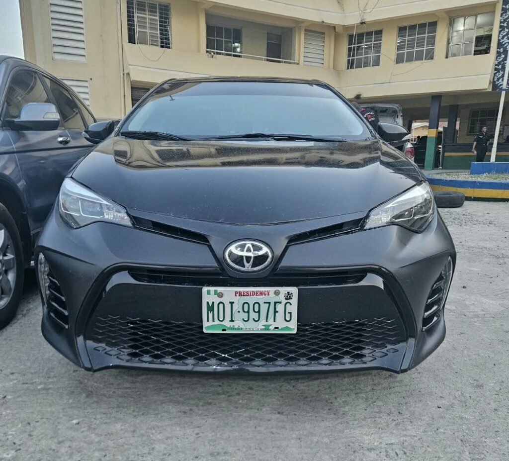 Toyota Corolla with suspected fake presidency number plate