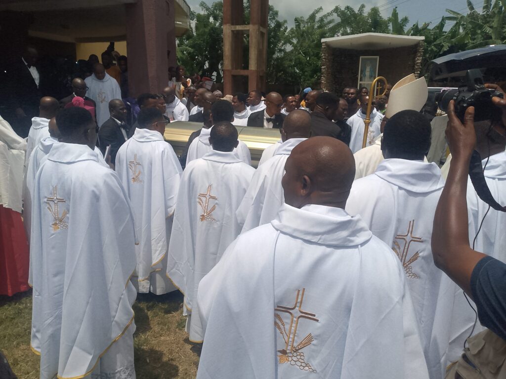 Okpebholo, Wike, Abe, Oshiomhole bid Orbih farewell in Ogbona
