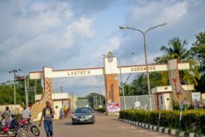 LAUTECH_gate_Ogbomosho-511×340