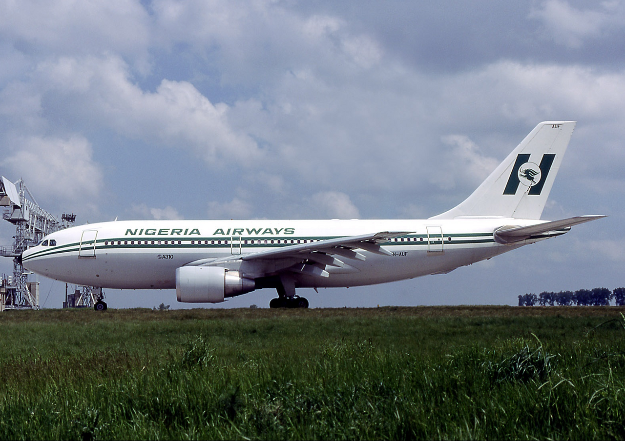 Nigeria_Airways_A310_5N-AUF_CDG_1985-5-19