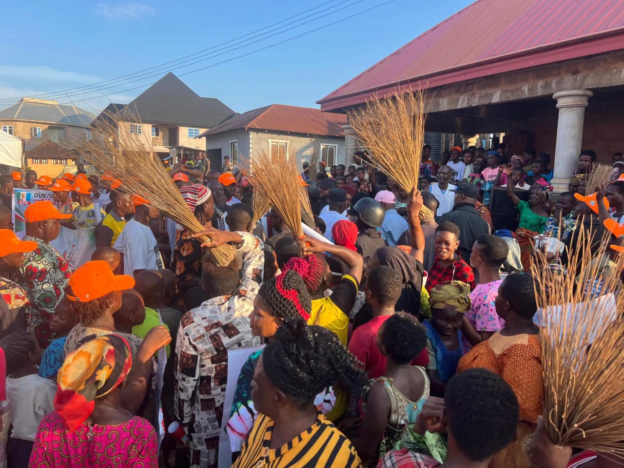 Abia North 2027: Ohafia erupts for Sen Kalu as mammoth crowd converges, backs his return to Senate