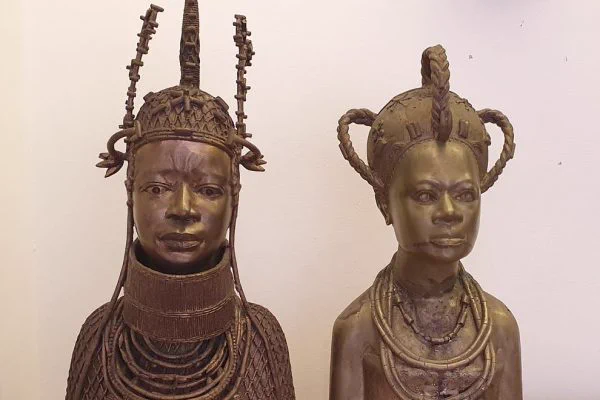 Oba of Benin receives stolen artefact from Netherlands as gift to mark 10th coronation anniversary