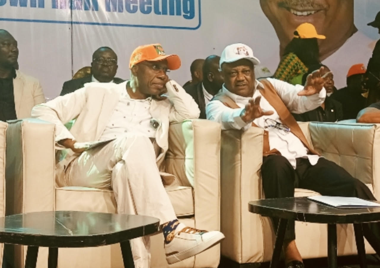 The Vice Presidential Candidate of the African Democratic Congress ADC, Chibuike Rotimi Amaechi discussing with the Party’s Delta Governorship flag bearer, at the stakeholders meeting in Effurun